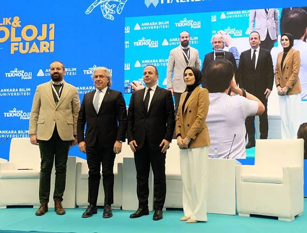 Roofstacks, Verimlilik ve Teknoloji Fuarı’na Blockchain Teknoloji Panelleriyle Farklı Bir Boyut Kattı
